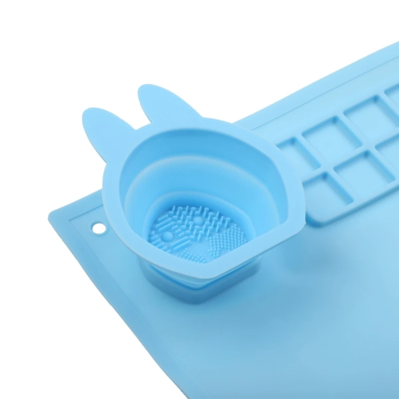 Палитра для рисования с чистящим стаканчиком. Антипригарный силиконовый лист.