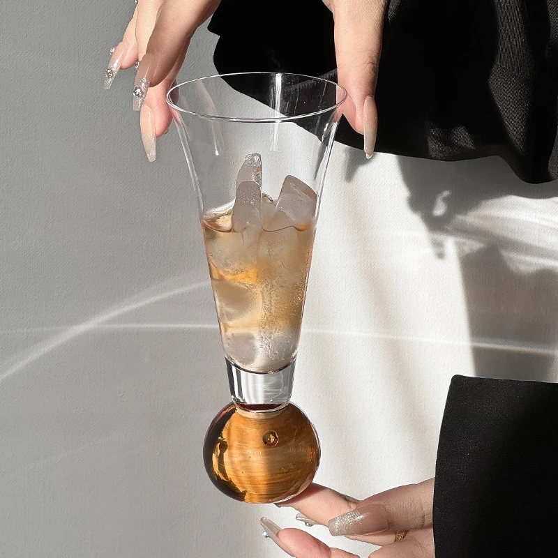 Стеклянный коктейльный бокал