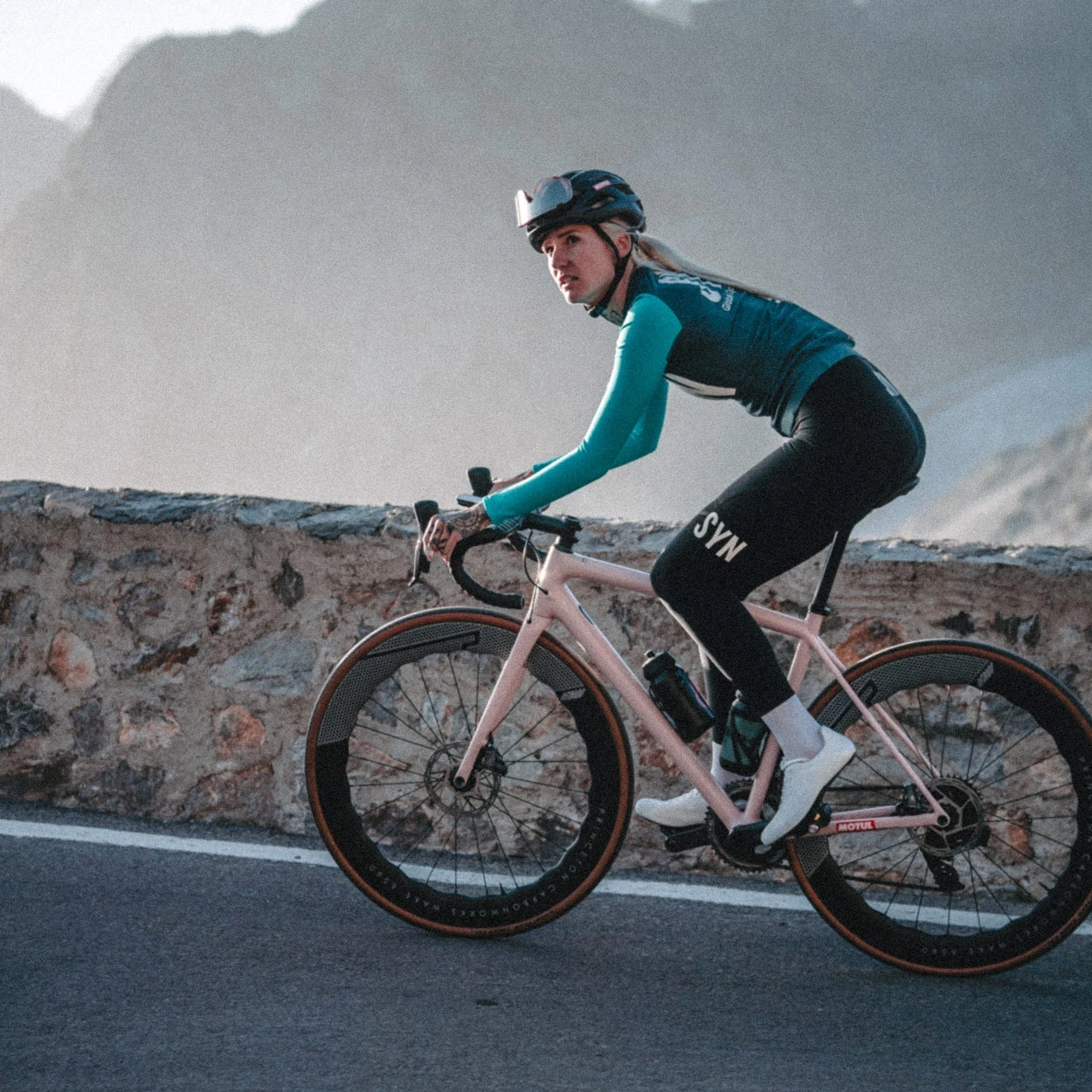 Красочная/синяя/белая женская спортивная рубашка с длинным рукавом на