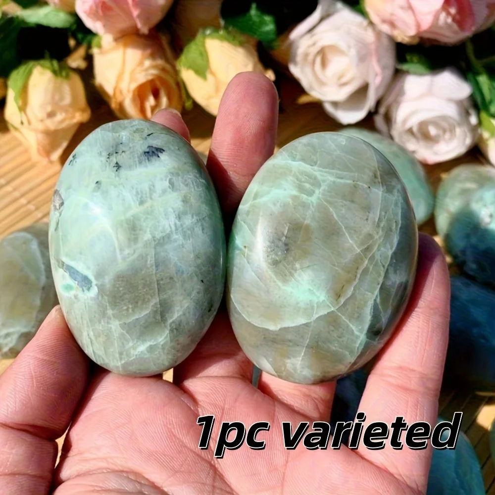 

Зелёный лунный камень с подставкой