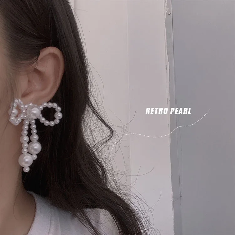 Pearl earrings 2021 trend retro style bow stud earrings elegant temperamentwhite moonlight earrings women's jewelry
