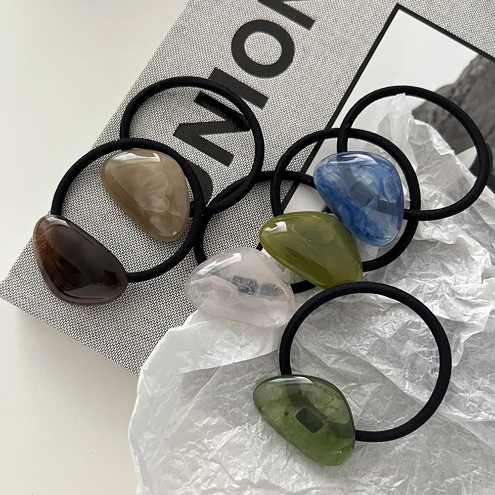 

2022 New Simple Triangle Acrylic Hair Ring Temperament Hair Tie Hair Rubber Band Milk Tea Color Hair Rope Hair Accessories