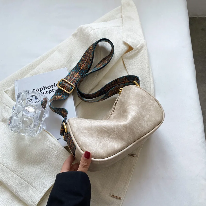 Niche Design Everything Wide Strap Crossbody Bag Women's New Fashion Single Shoulder Boston Pillow Bag