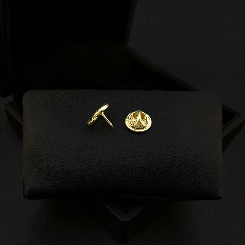 Модная спиральная брошь Женская стильная простые универсальные с вырезом