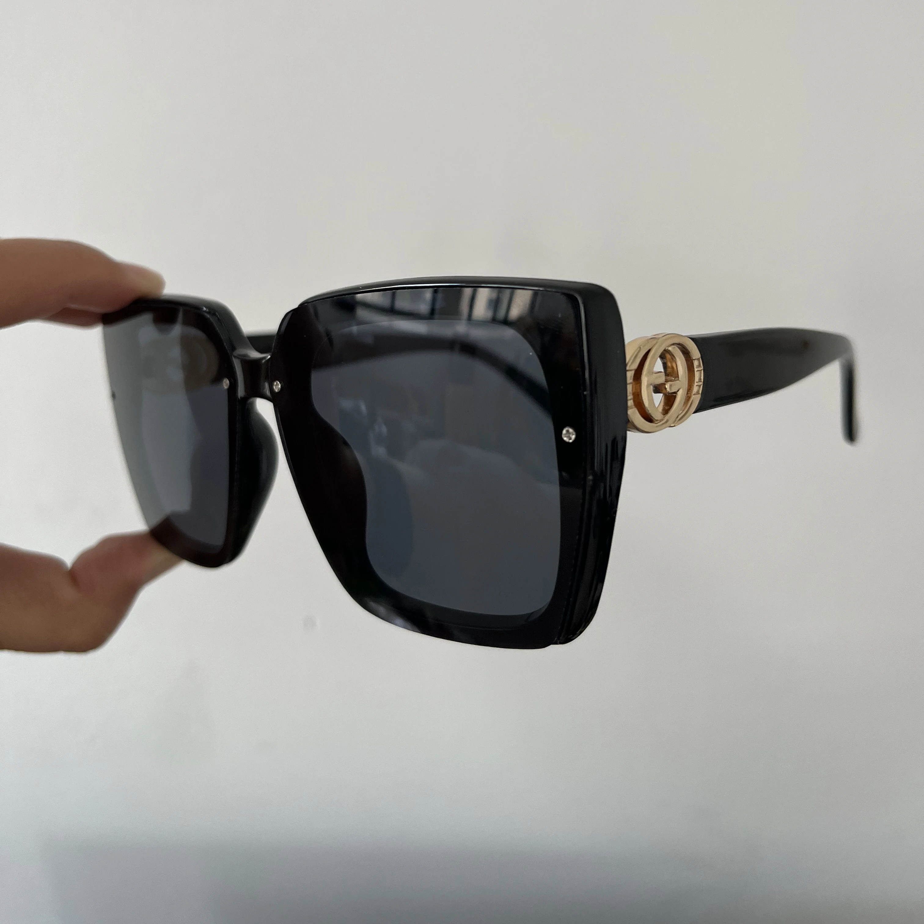 

Vintage Oversized Square Sunglasses Women For Men Classic Big Frame Trending Sun Glasses UV400 Luxury Brand Designer Eyeglasses