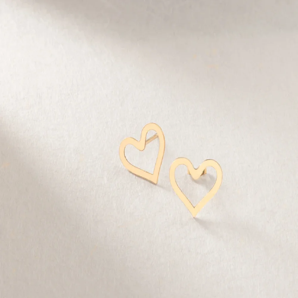 

Stainless Steel Earrings for Women Heart-shaped Hollow Out Metal Stud Earrings Vintage Jewelry Banquet Gifts Free Shipping