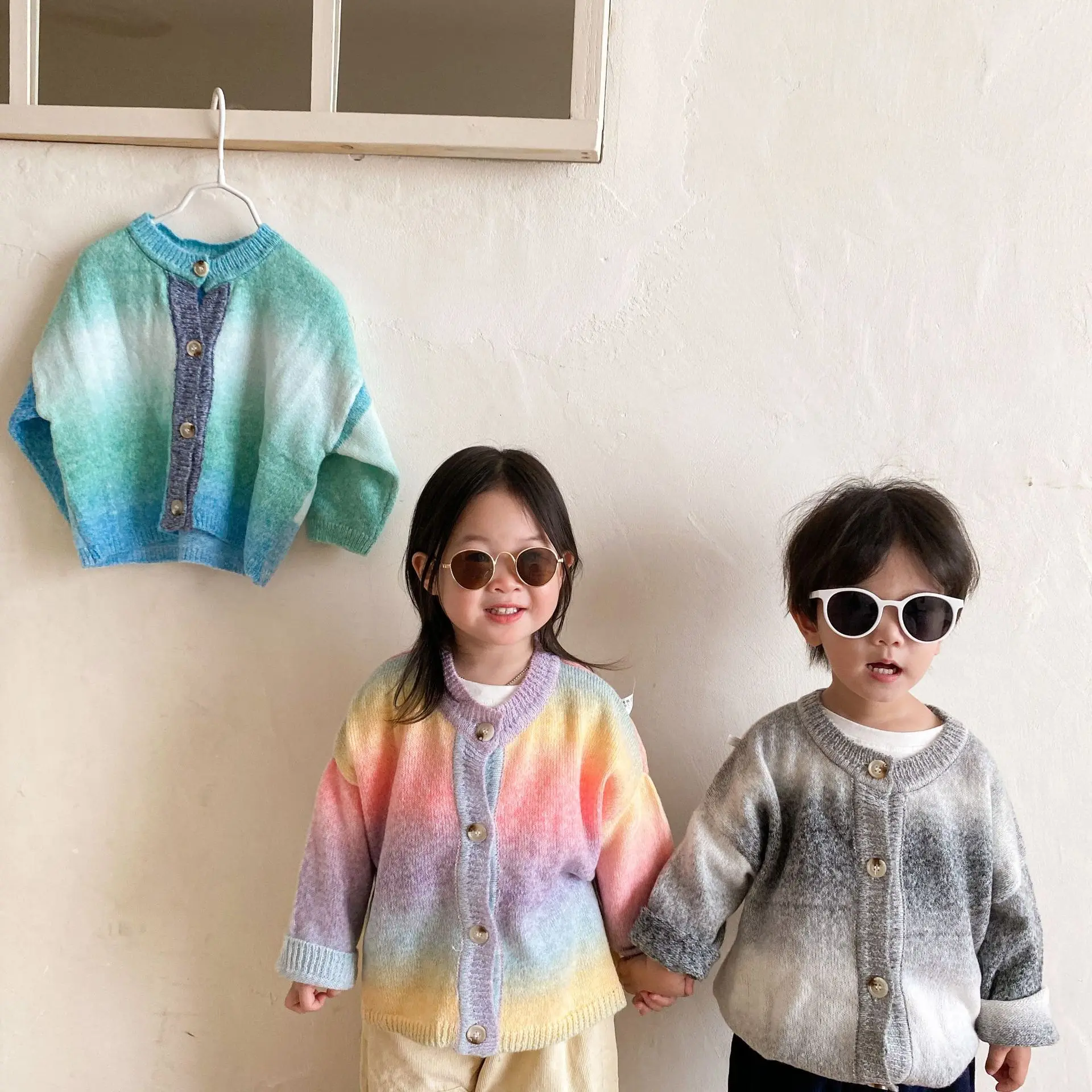 

Детский вязаный Свободный кардиган, модный разноцветный кардиган с градиентом, универсальный, для девочек, 2023