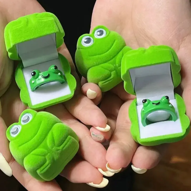 

Velvet Frog Jewelry Box with Cute Cartoon Frog Rings Couple Rings Flocked Jewelry Storage Boxes Creative Valentine's Day Gift