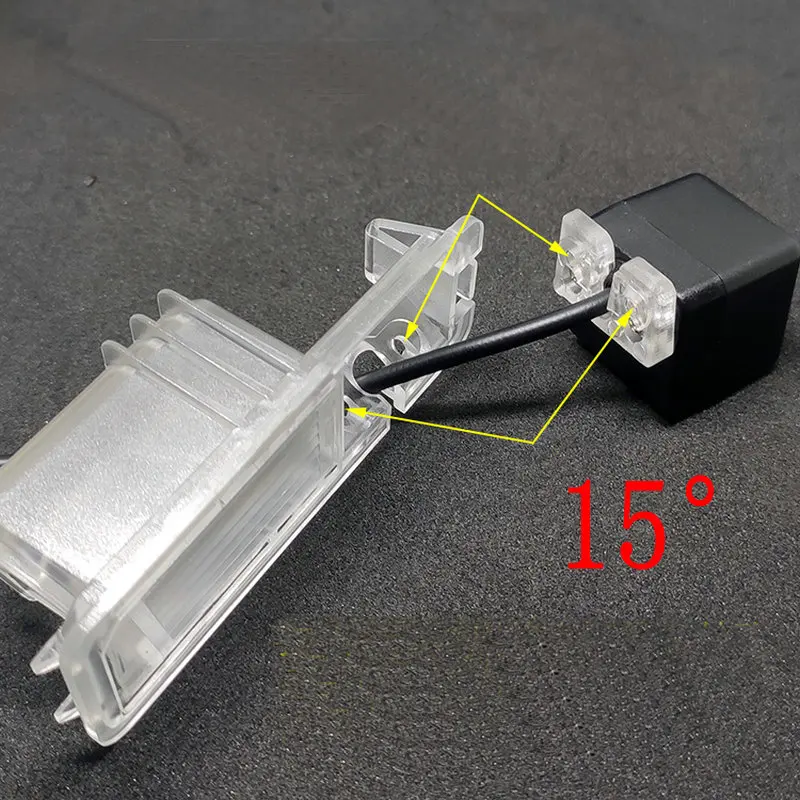 Применим к кронштейну камеры транспортного средства увеличивающая угол задняя