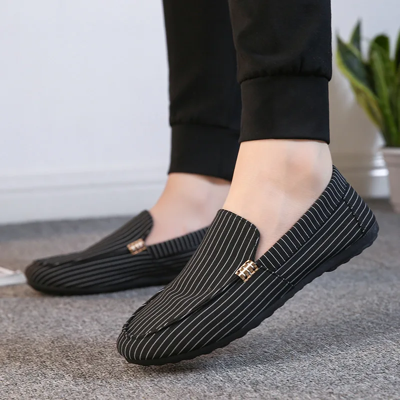 

BCEBYL Men's Loafers Comfortable Flat Casual Shoes Men Breathable Slip-On Soft Leather Driving Shoes Moccasins Zapatos De Hombre