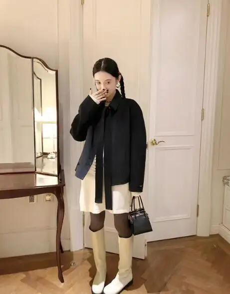 Женские сапоги из мягкой кожи с круглым носком на плоской подошве