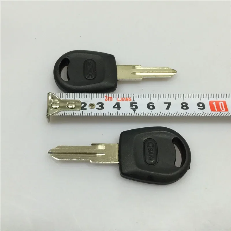 Фото 5 шт. заготовок ключей для Chery QQ оптом / Заготовка автомобильного ключа D-050 №4