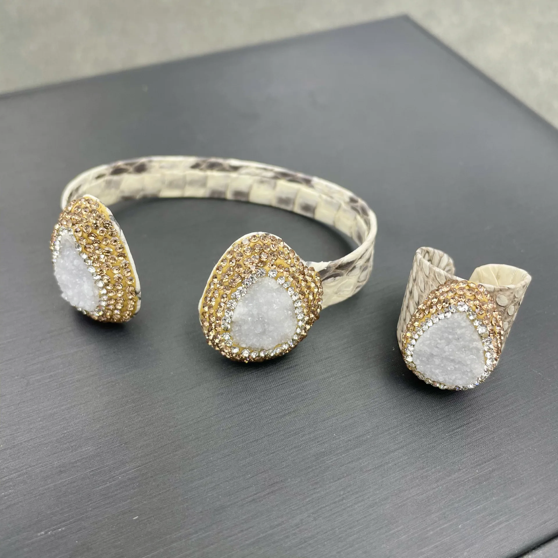 2 шт. браслет из змеиной кожи с натуральным минеральным кристаллом | Украшения и