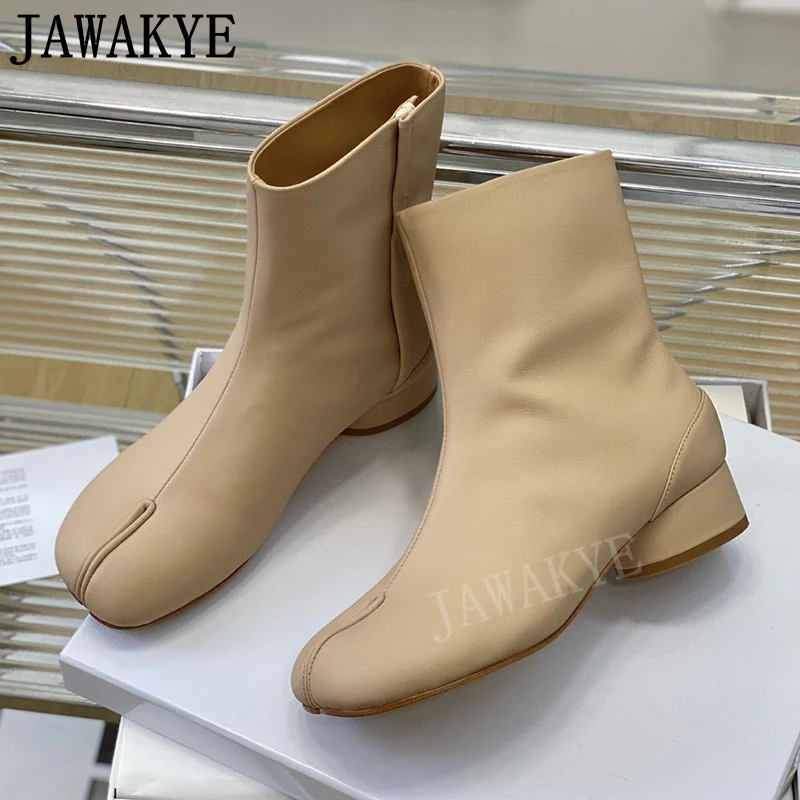 

Женские ботинки-Челси из натуральной кожи, с разрезом