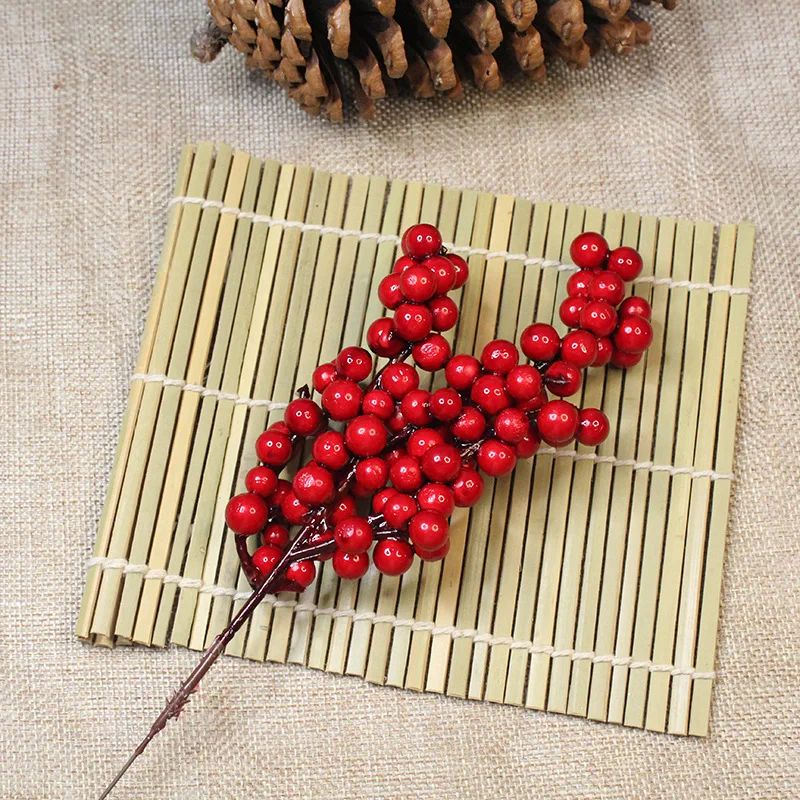 

Christmas Artificial Berry Twigs for Tree Decoration Red Berry Stems Xmas Holly Berry Branches for Craft Garland Ornaments Decor