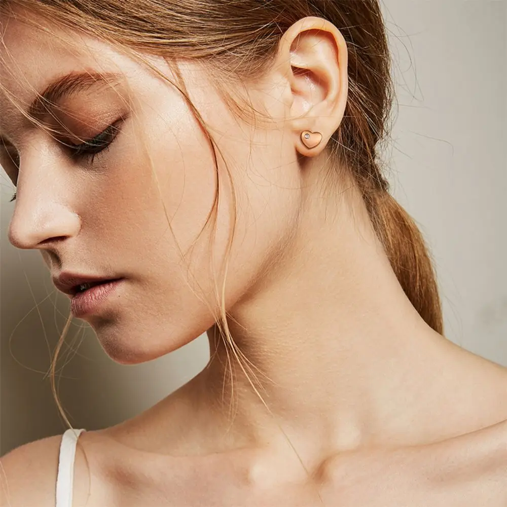 TGNEL Серьги-гвоздики из чистого титана в форме сердца 7 мм/9 мм с белым фианитом