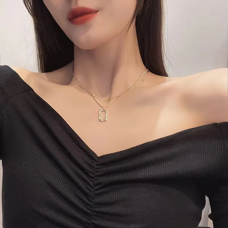 

European and American women's overlapping Necklace 2021 new light luxury niche design sense ins hip hop cool style clavicular ch