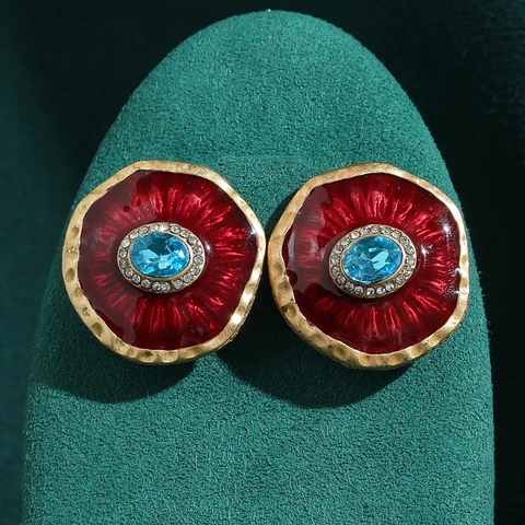 LOVE GREEN LIVE GREEN Серьги-гвоздики с синим хрусталем и красной эмалью