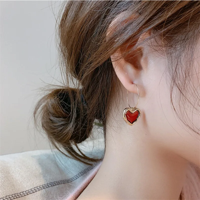 

Корейские модные серьги в форме сердца с крючком, простые темпераментные винно-красные Висячие серьги для женщин и девушек, искусственные ювелирные изделия в подарок