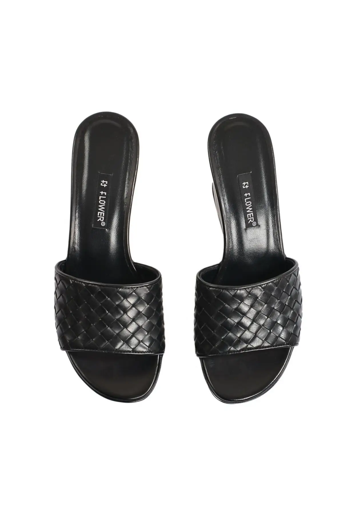 

Women black knit detailed padding slippers