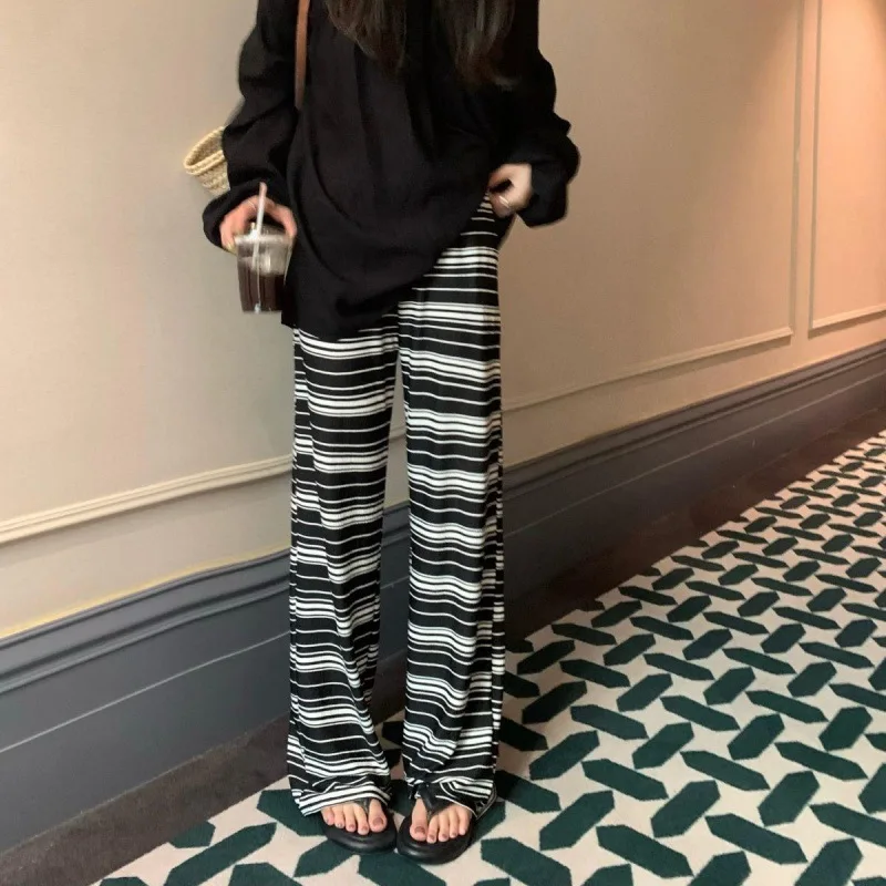 

Черно-белые полосатые широкие брюки женские плиссированные повседневные брюки эластичные прямые универсальные брюки с высокой талией для женщин