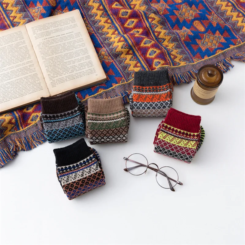 2021 New Style Wool Socks for Women Autumn WinterWarmer Ethnic Style Cashmere Thermal Thicken Women Casual Socks