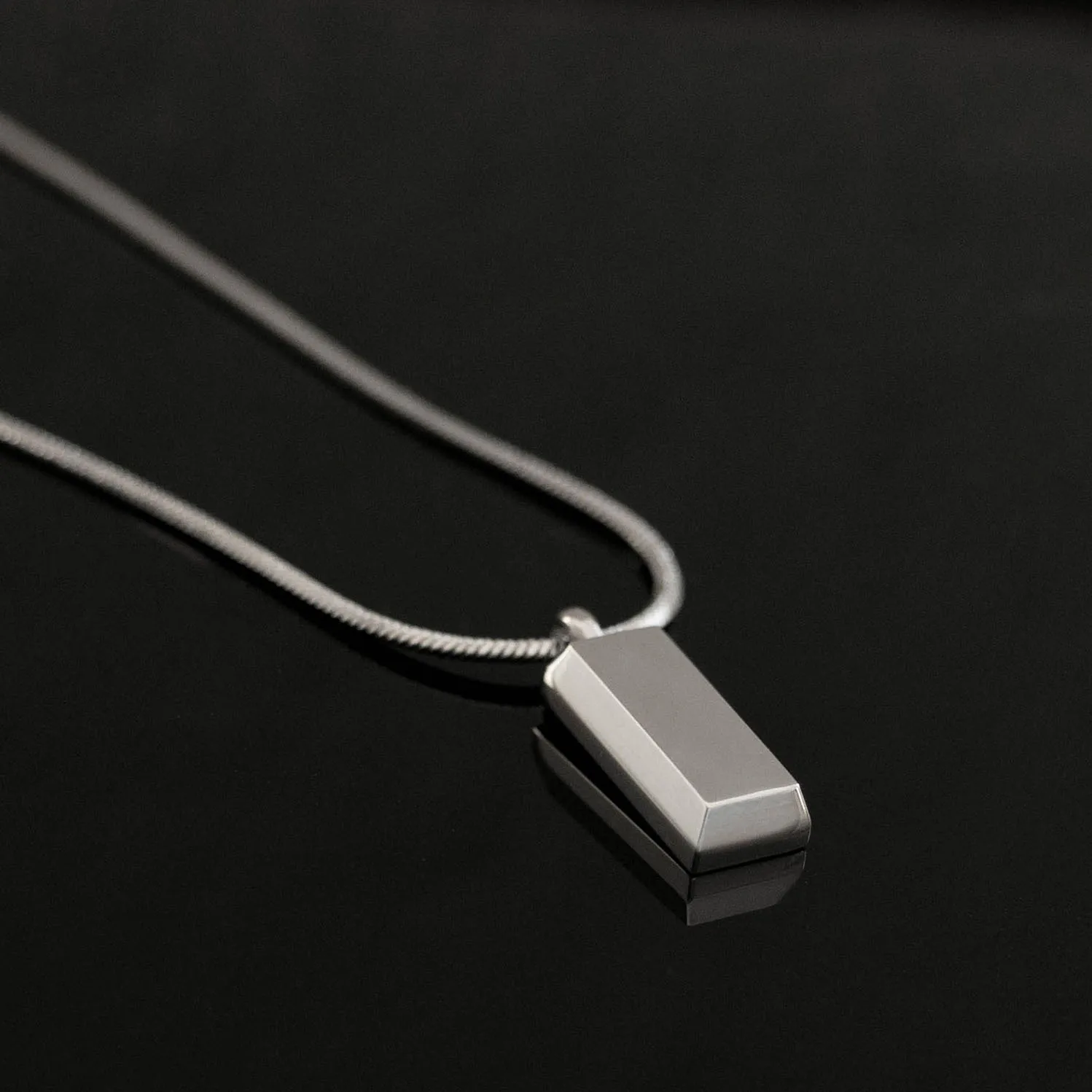 

Classic Fashion Titanium Steel Rectangular Silver Brick Shape Necklace Pendant for Women Men Punk Jewelry Gift