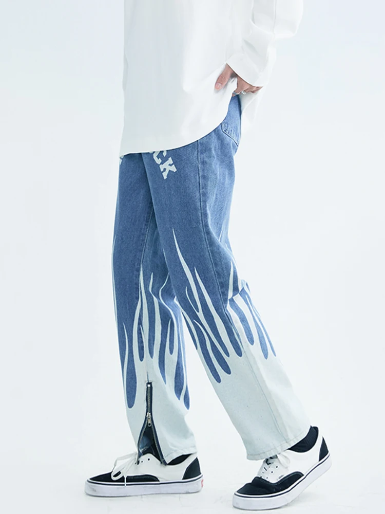 Hip -hop Flame Letter Printing and Patchwork Men's Denim Jeans Jeans Straight Street Pants Foot Zipper Casual Trousers Men JEANS