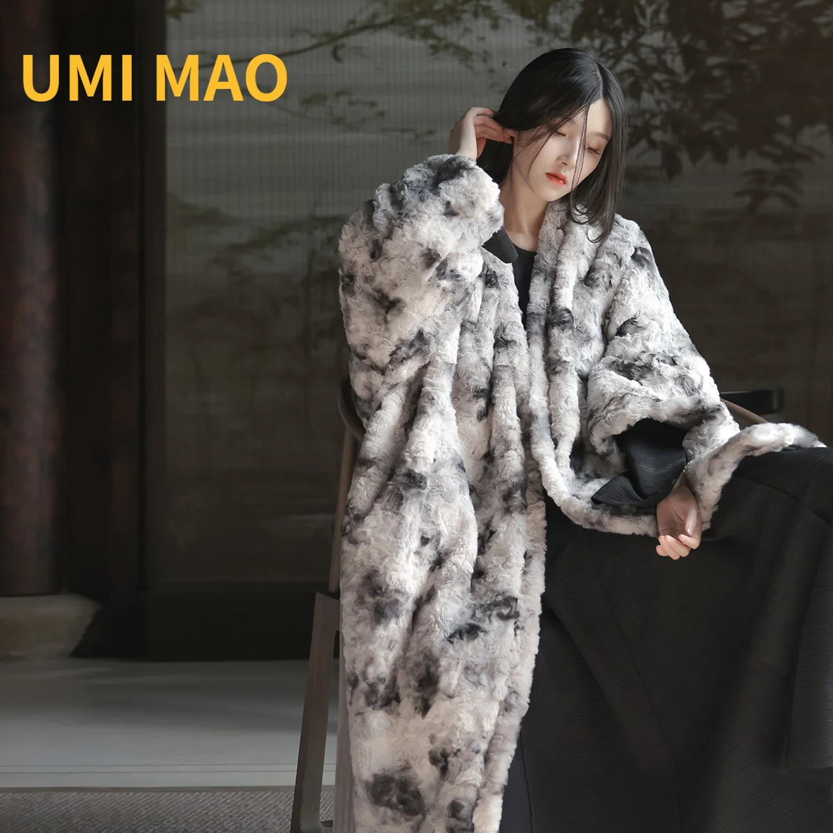 

Пальто UMI MAO в китайском стиле, темно-черное, домашнее, очень мягкое, утолщенное, теплое, свободное, чернильно-окрашенное плюшевое пальто, Жен...