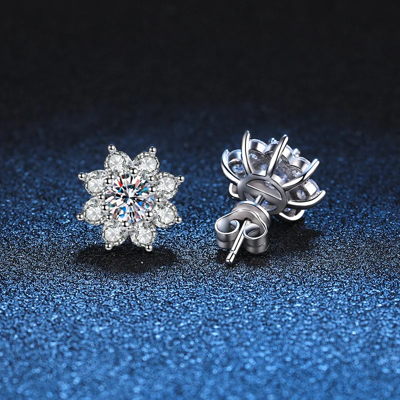 

S925 Pure Silver Ear Studs Female Sunflower Earrings 1 carat D-color Moissanite Earrings Female