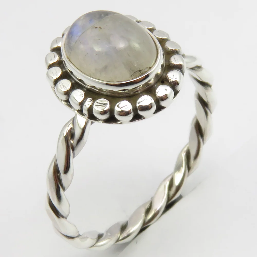 

Semi-precious Stone Ring Size 8.5 3.7 GramBijoux