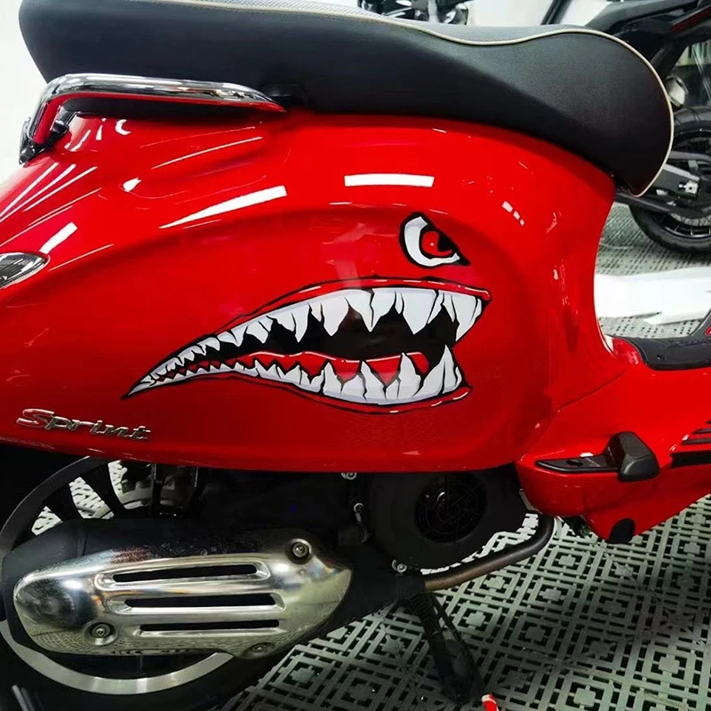 Рисунок 5 - Светоотражающая наклейка World