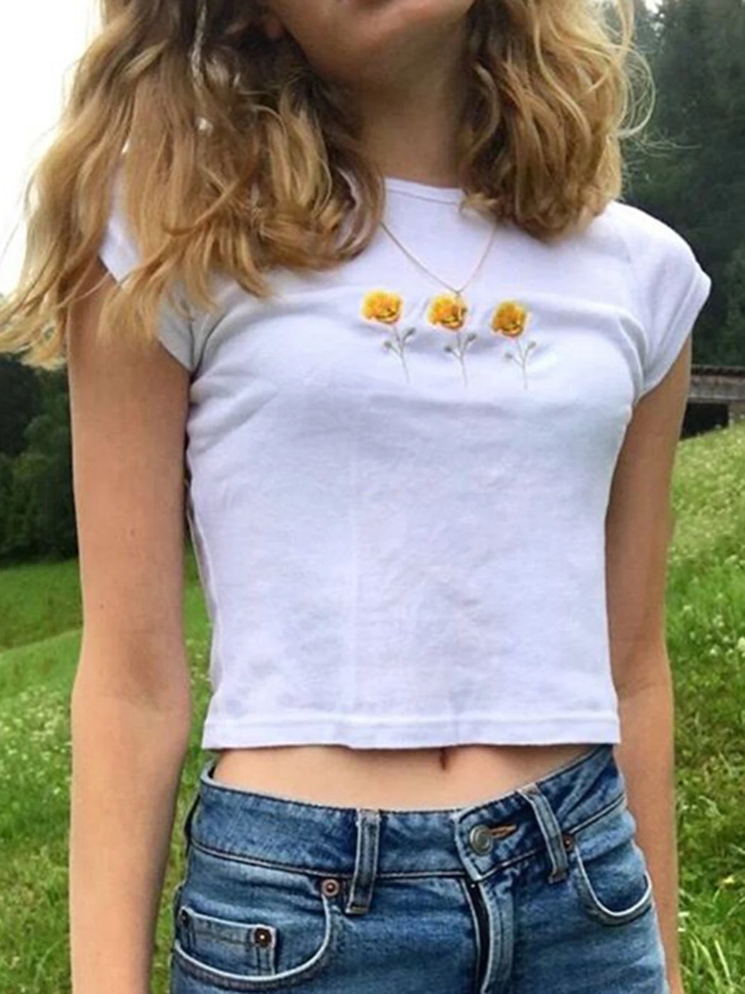 

Пиратское любопытство 2022 пикантный укороченный топ с цветочной вышивкой женская летняя облегающая футболка с круглым вырезом и коротким р...