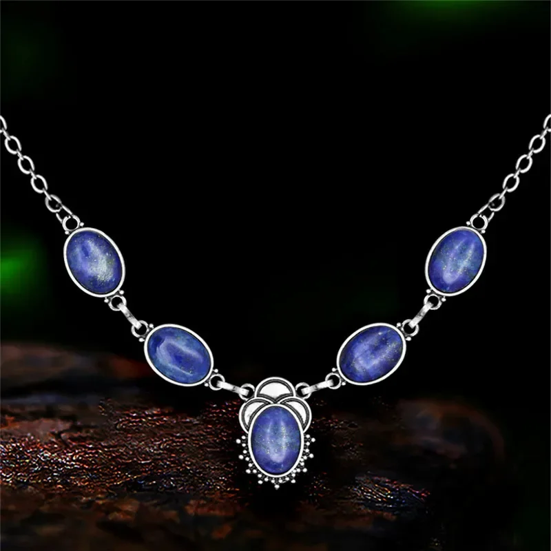 Женское ожерелье из натурального камня