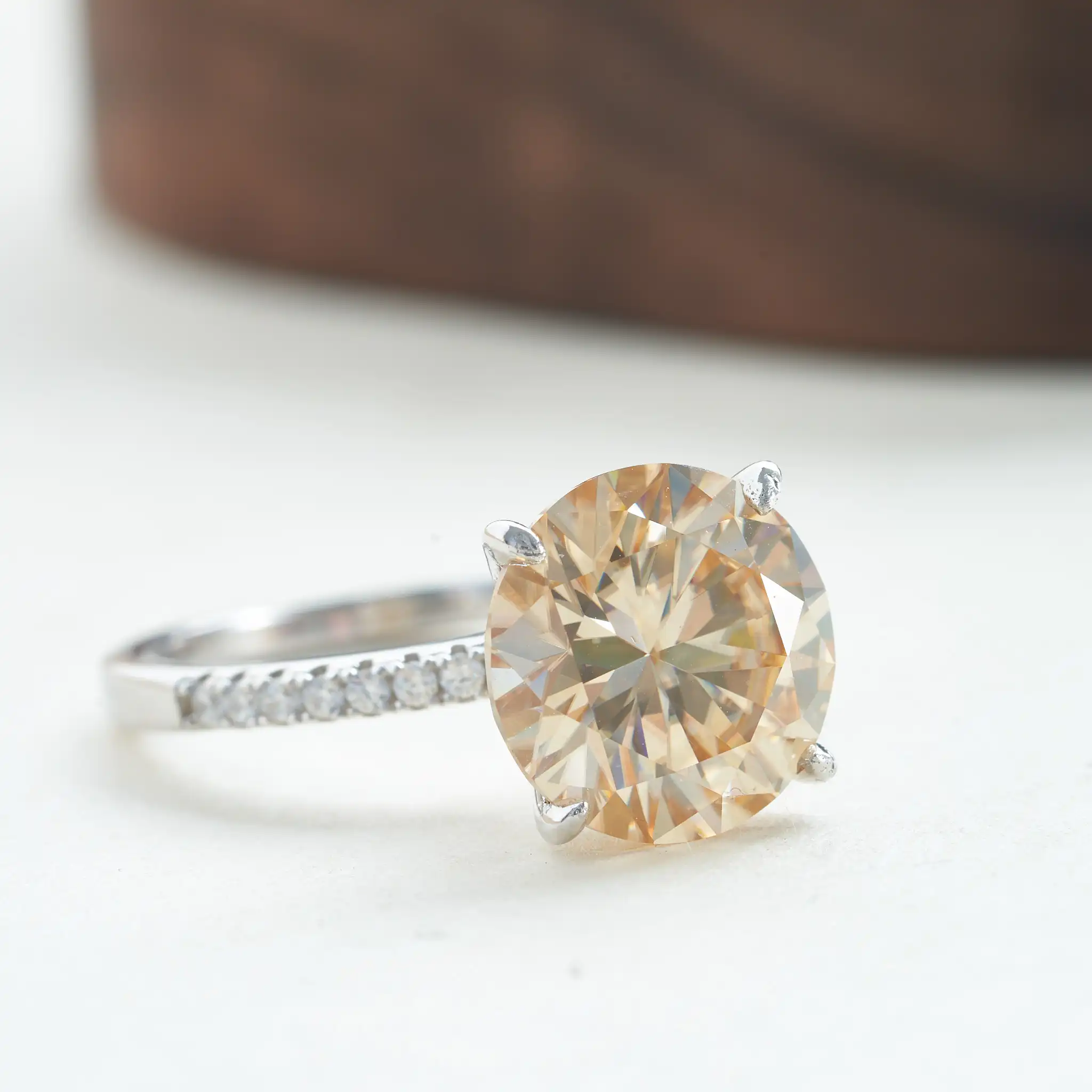 Женское кольцо с 4 когтями серебро 925 пробы