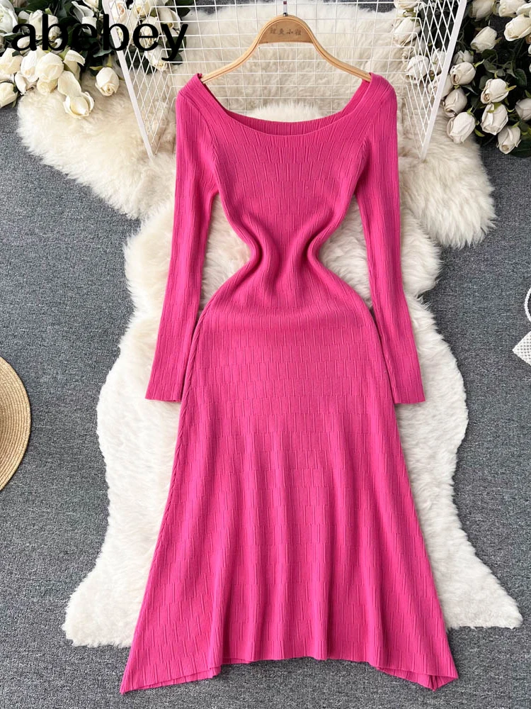 

Женское трикотажное платье-свитер с открытыми плечами и длинным рукавом