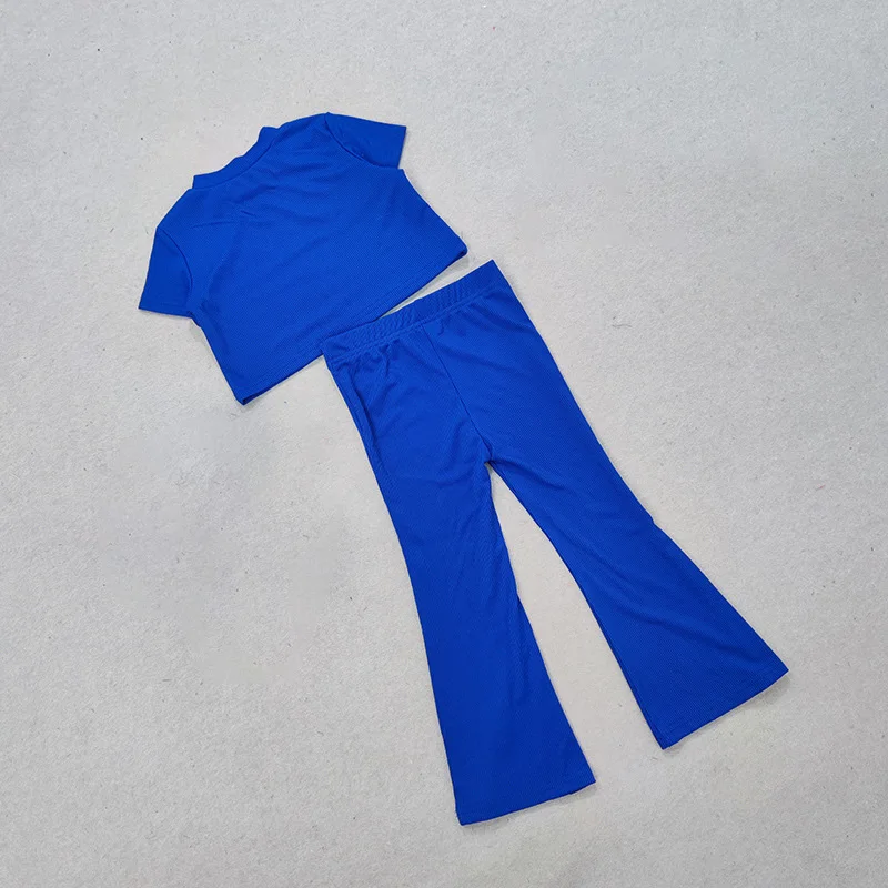 Футболка с коротким рукавом и леггинсы-клеш для детей