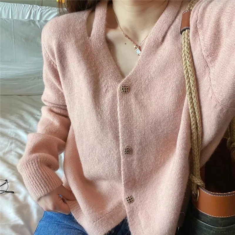 

Knitted cardigan women's new autumn design with a sense of westernization and off shoulder soft glutinous sweater jacket