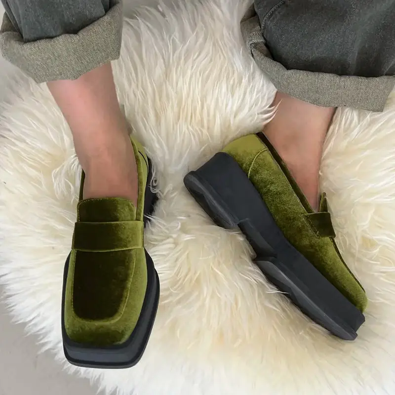 

Женские замшевые туфли на платформе, с квадратным носком