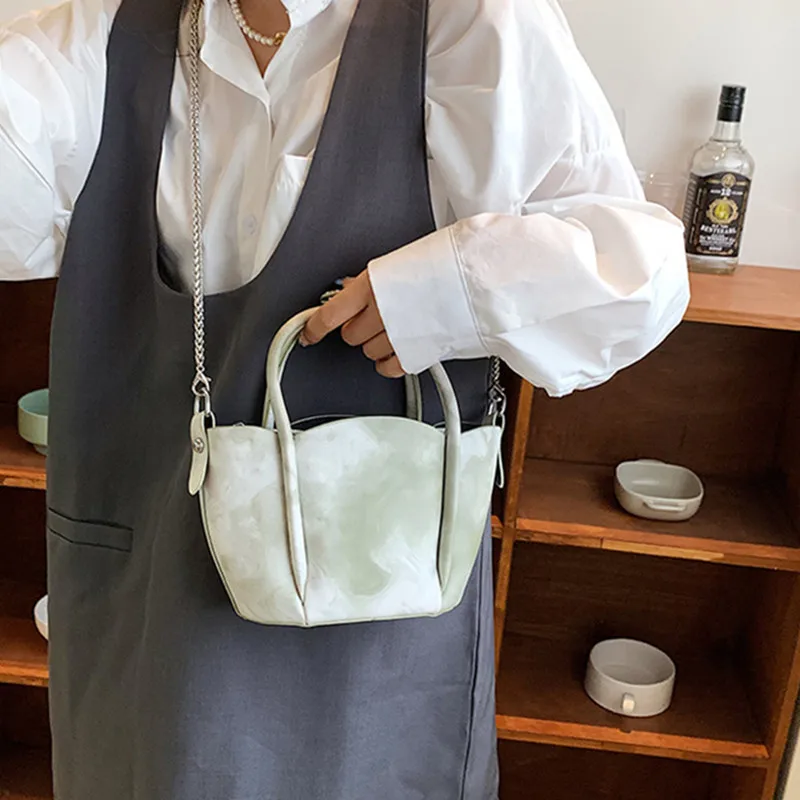 

Female Metal Chain Messenger Bag Luxury Soft Leather Shoulder Bag Top Handle Handbags Lady Stylish Brand Designer Crossbody Bag