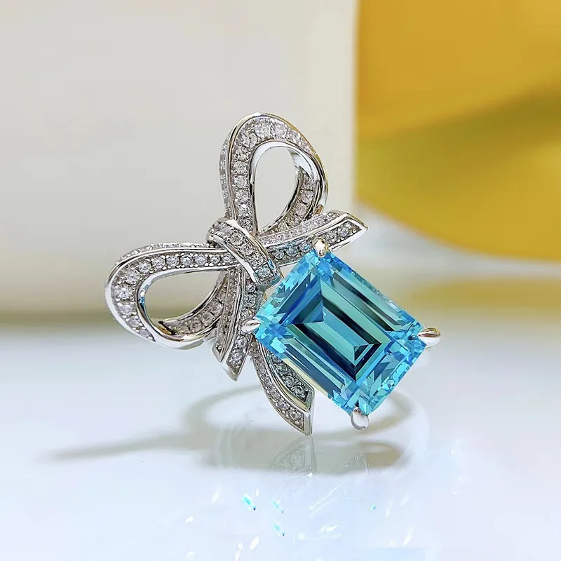 

2022 New S925 Silver Inlaid 9*12 Aquamarine High Carbon Diamond Butterfly Ring Ring Europe and America Cross-border
