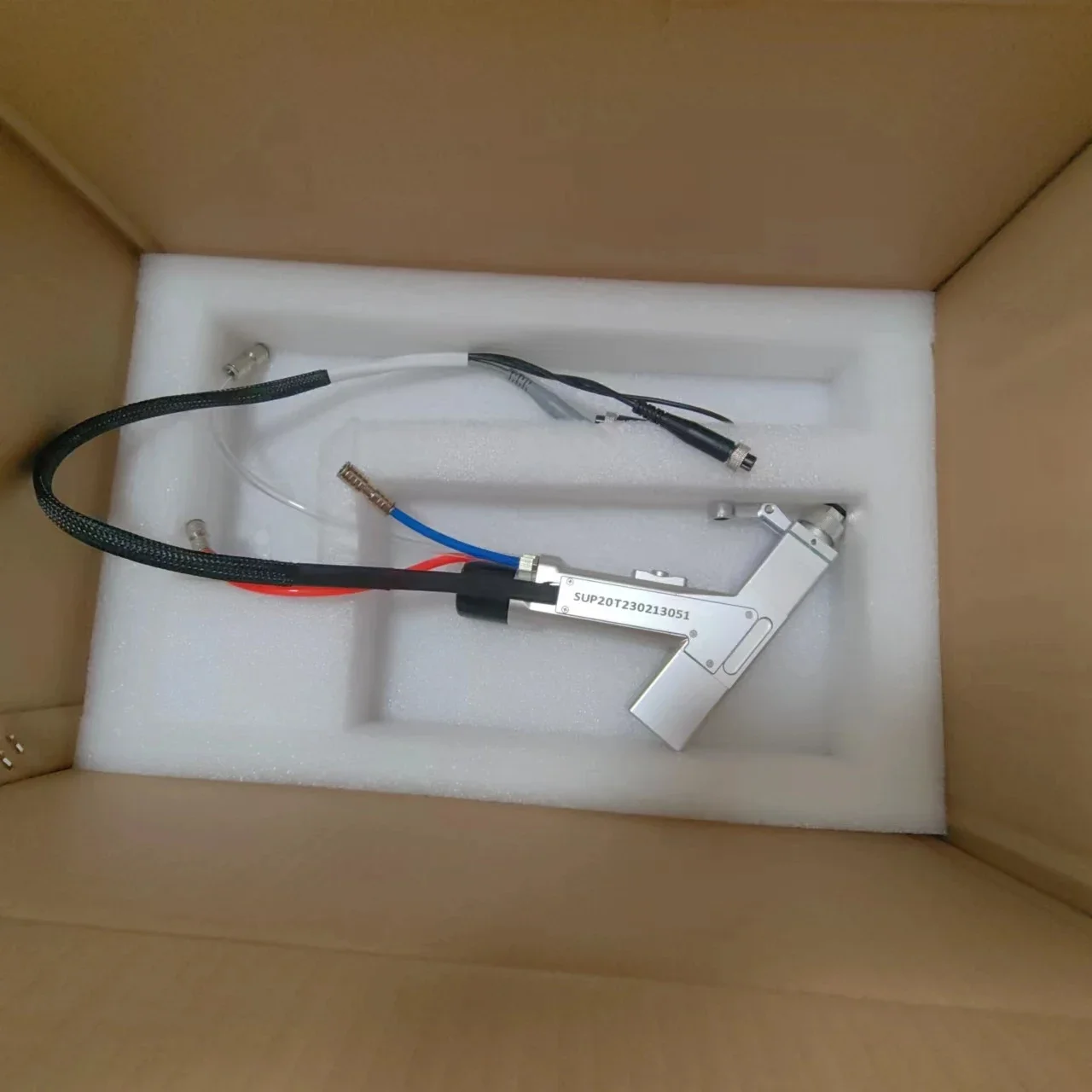 Ручной Волоконно-лазерный сварочный аппарат Gefasst 3 в 1 1500 Вт 2000