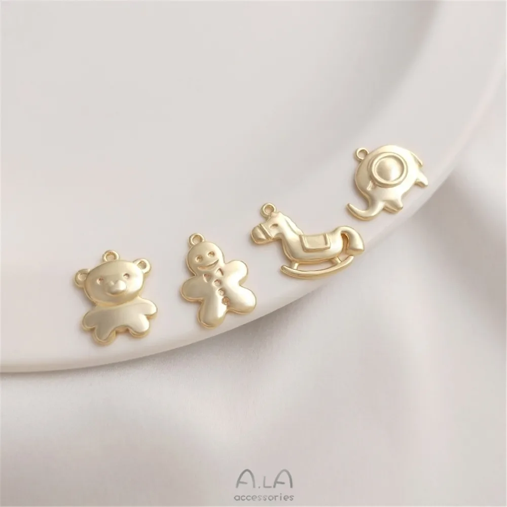 

14K copper encased gold cartoon version of snowman snowman pendant bear baby elephant wooden horse hand string bracelet pendant