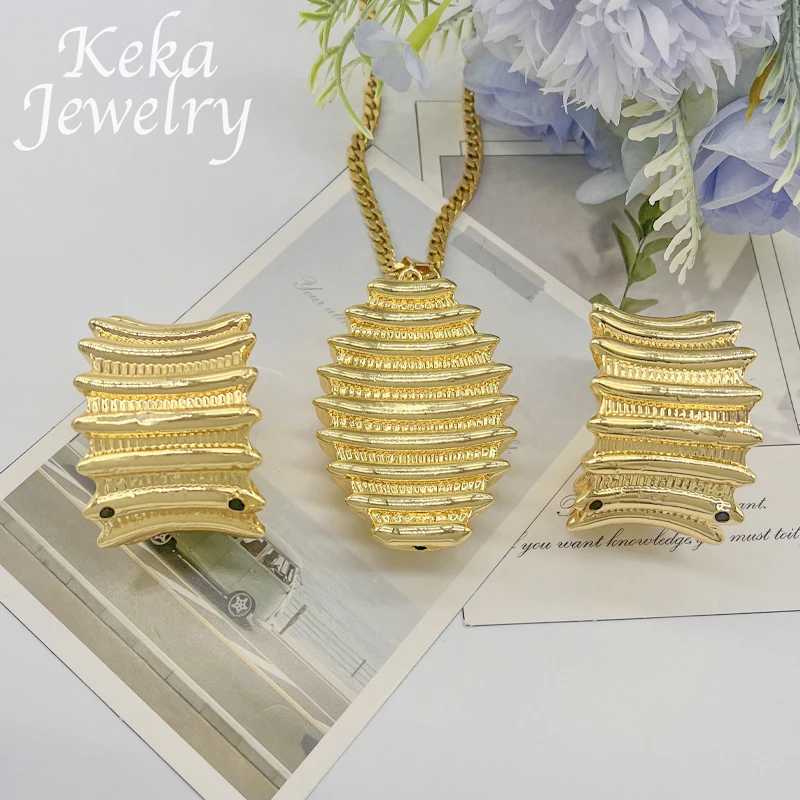 Комплект из колье и серёг с позолотой 18 К