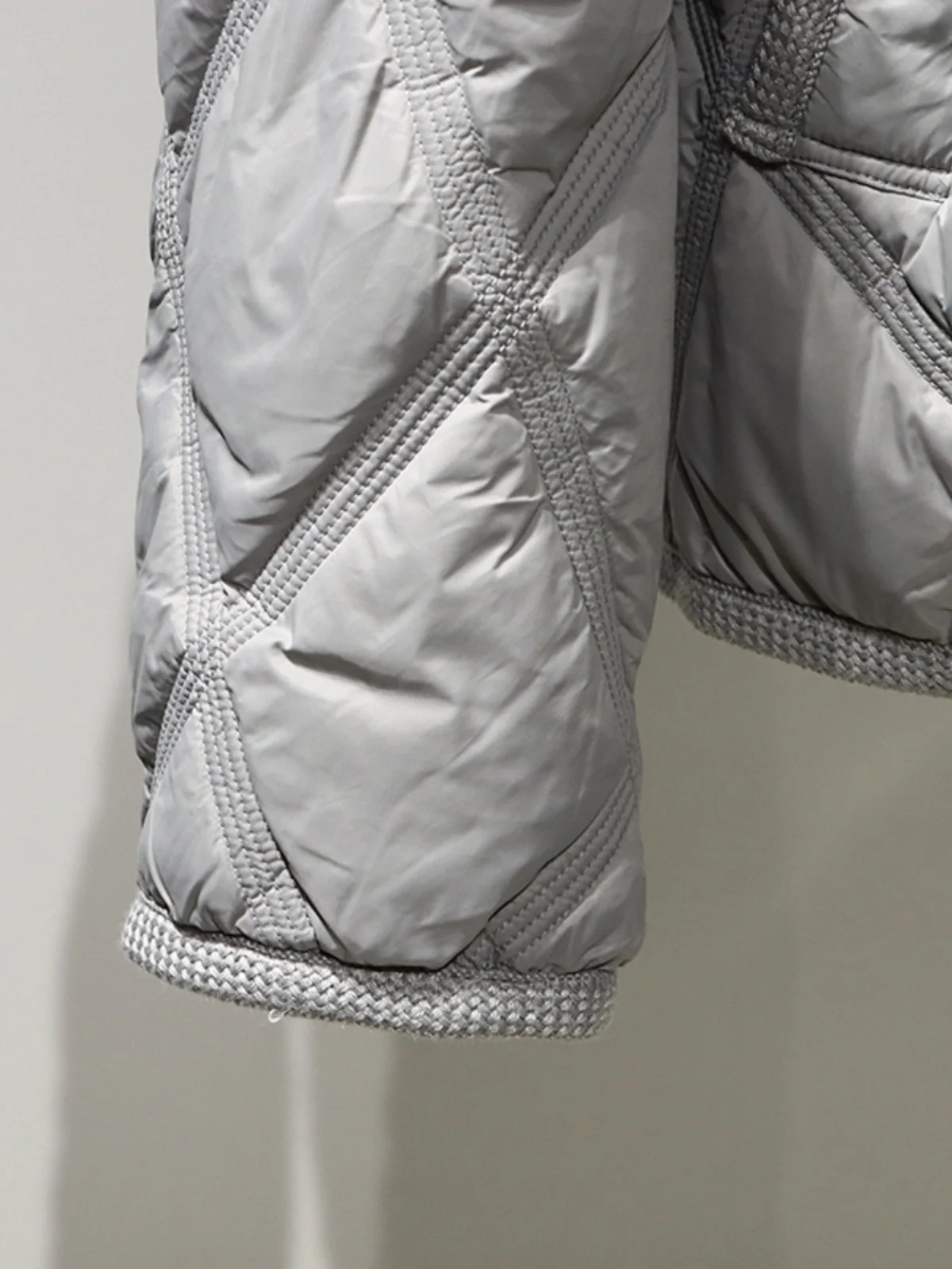 Piaoyfuli Shadow 2024 новая зимняя модная бархатная свободная водолазка с замком пуховик