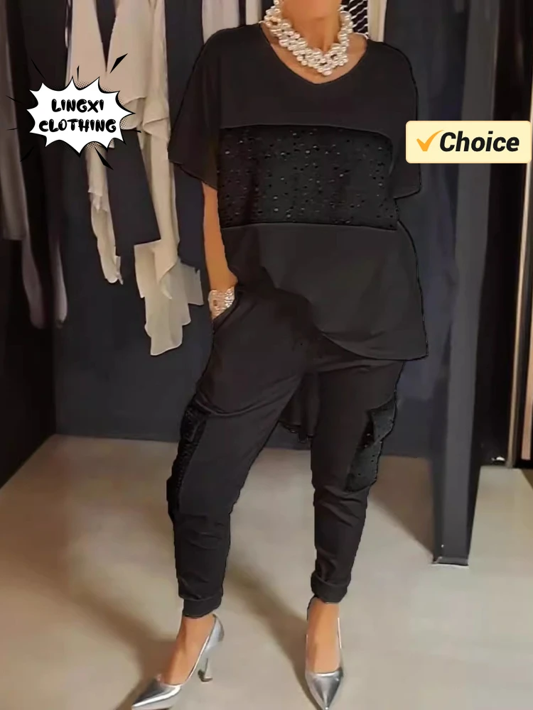 Футболка с V-образным вырезом коротким рукавом и карманами