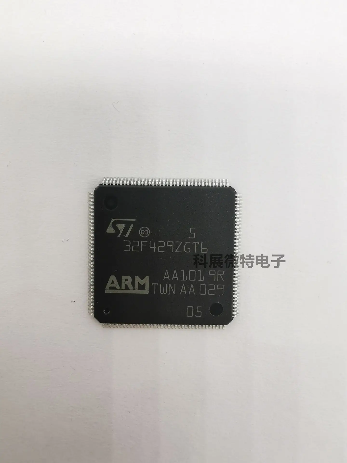 

Оригинальный Новый интегрированный чип STM32F429ZGT6 32F429ZGT6 LQFP144
