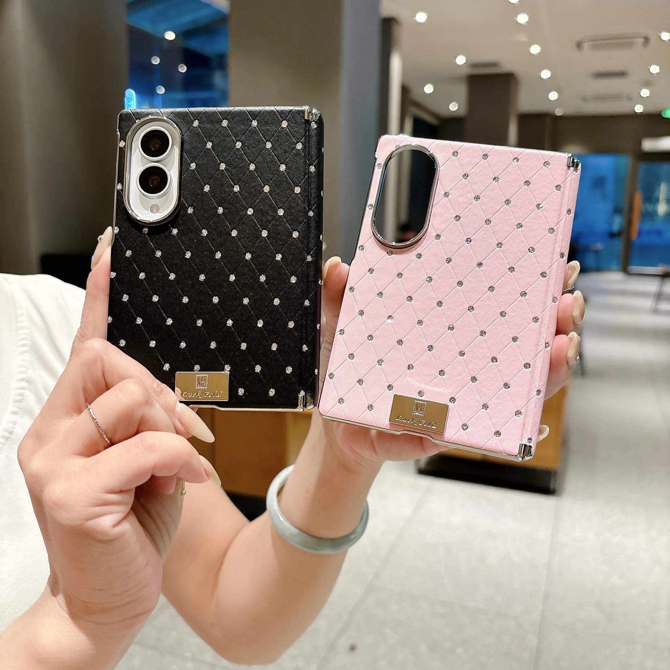 Фото Стильный кожаный чехол для Samsung Z Fold 8 с ромбовидным узором и стразами, с защитой шарнира, ударопрочный, тонкий, приталенный №2