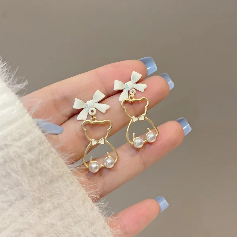 

2023 Fashion Cute Bear Earring Women Cross Niche Sweet Cool Senior Sense Niche Personality Earrings Party Gift