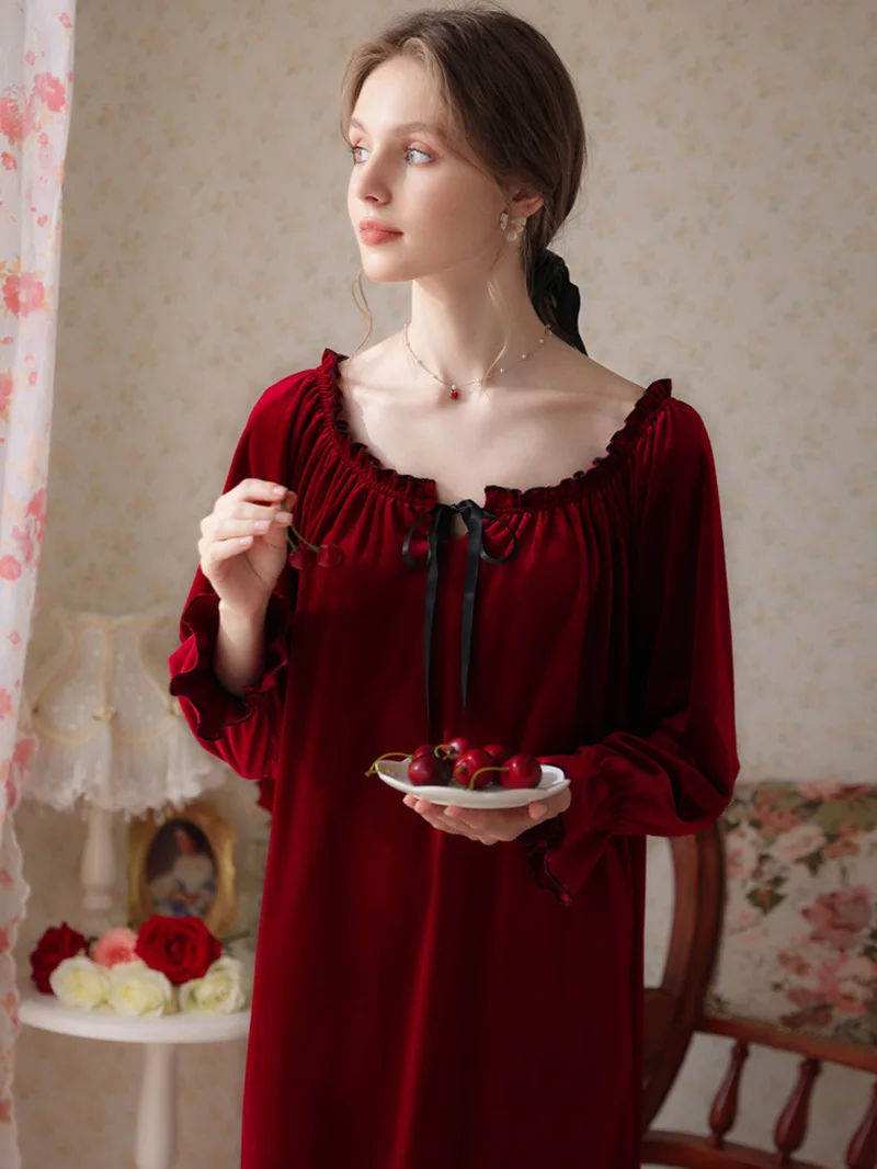 Women Vintage Velvet Long Nightdress Autumn Winter Velour Robe Sleepwear Princess Nightwear Victorian Princess Nightgowns